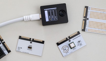 The Oxocard can be expanded with plug-in modules.