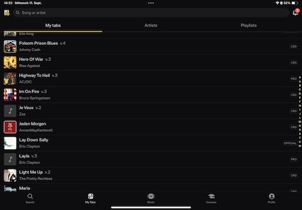 Naast kunst maak ik ook muziek met de tablet. Ik kan in ieder geval de gitaarakkoorden van mijn favoriete nummers weergeven.