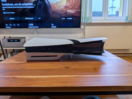 To use it horizontally, you’ll need the feet provided.