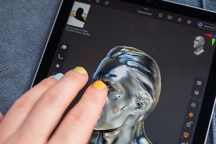 ZBrush op de iPad kan zonder toetsenbord maar met vinger en stylus worden bediend.