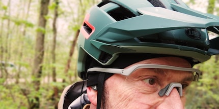 De Valor Flux met de verwisselbare lens voor bewolkte ritten.